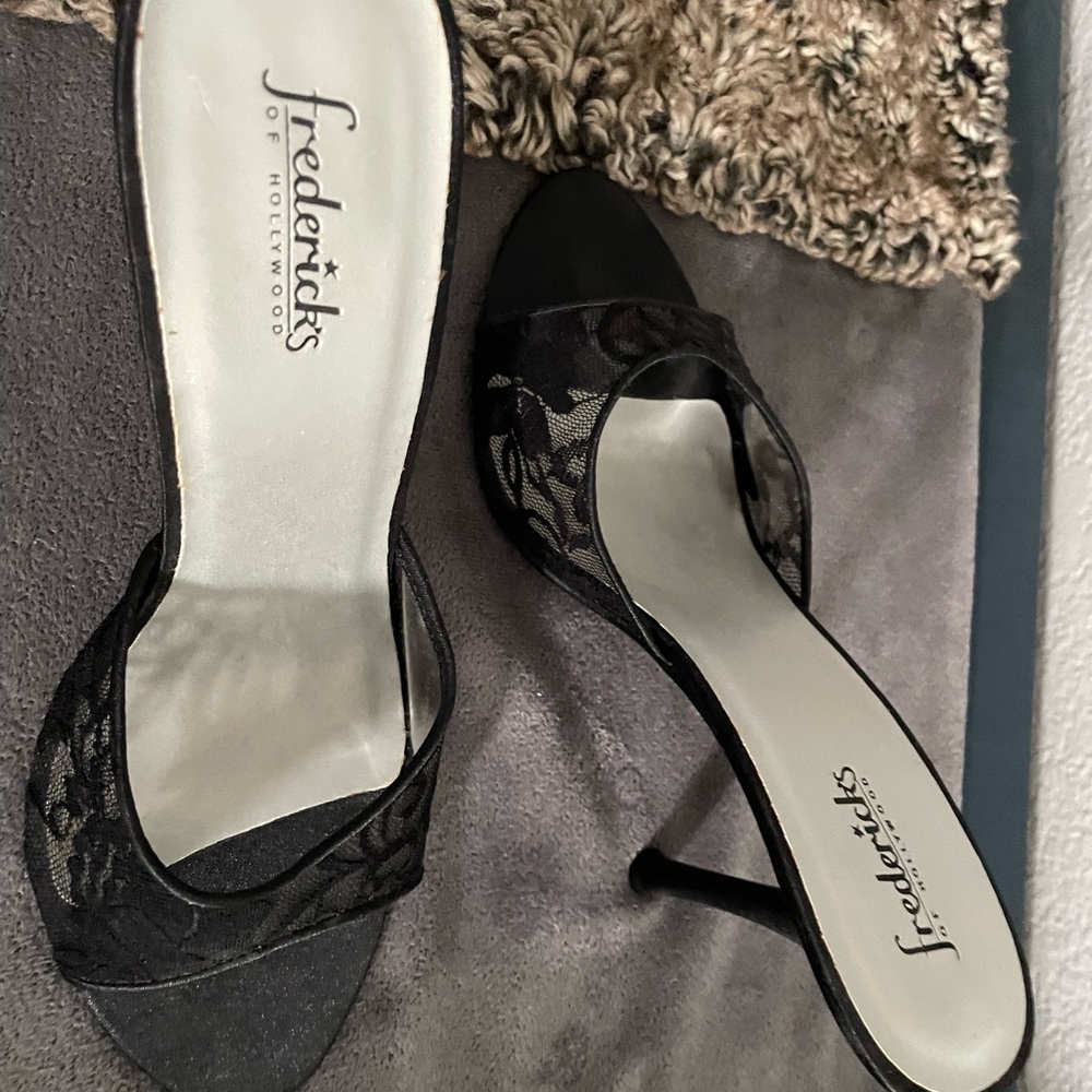 Womens Fredericks of Hollywood black heels